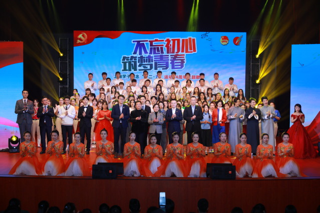 艺术教育与思政铸魂的深度融合 ——上海学子纪念“一二·九”运动84周年主题歌会在我校成功举办
